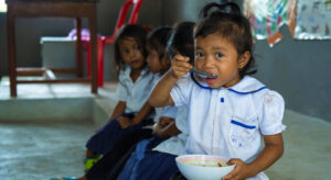 UN backs plans to ensure regular, healthy school meals for every child in need by 2030